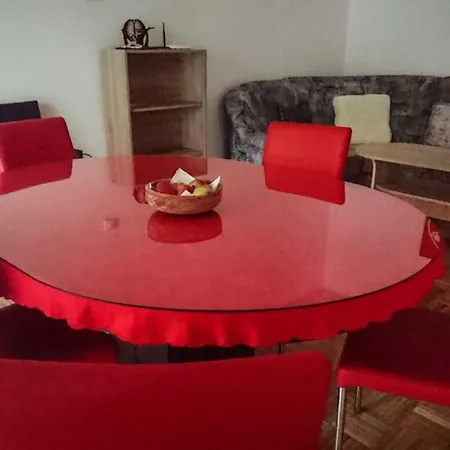 Nice Spacious Rozna Dolina 노바고리차