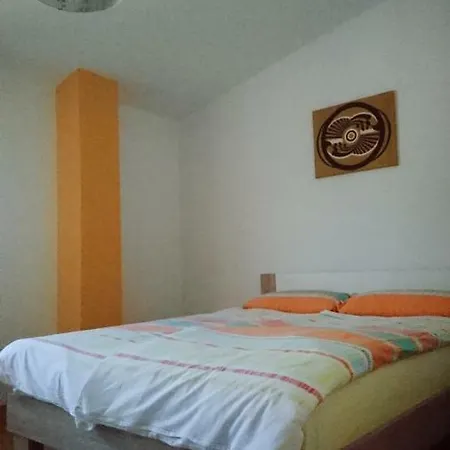 Nice Spacious Rozna Dolina 아파트